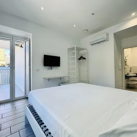 בית הארחה Yourhome - Blue Marina 3*