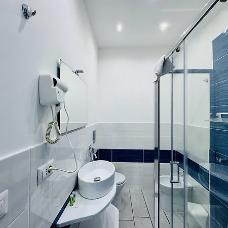 Yourhome - Blue Marina בית הארחה 3*